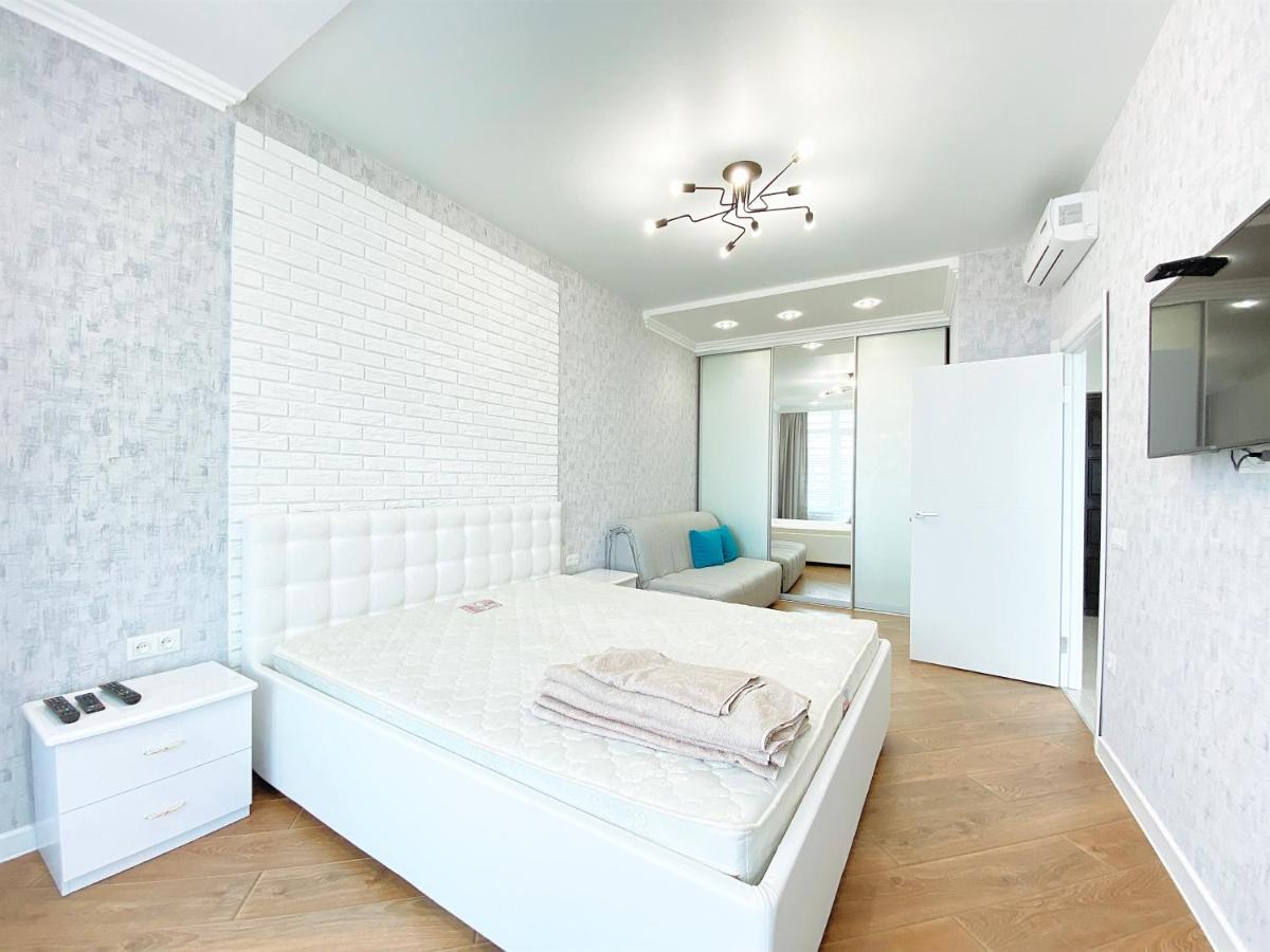 Skyview Apartments Odessa Exterior foto
