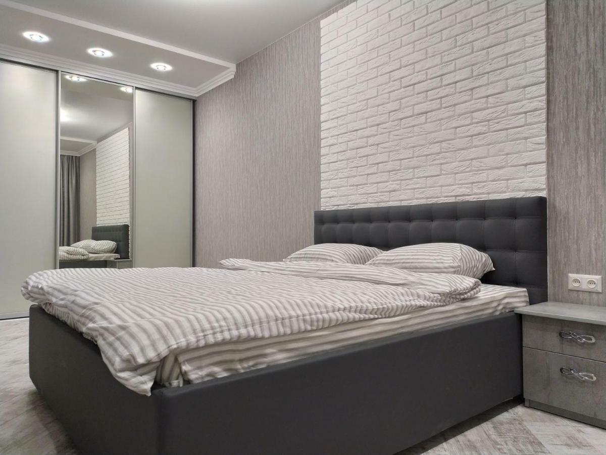 Skyview Apartments Odessa Exterior foto